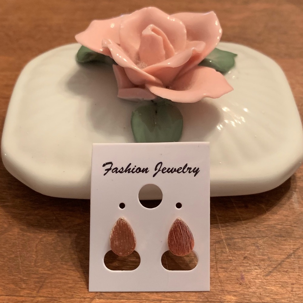 Fashion Earrings - Rose Gold Teardrop